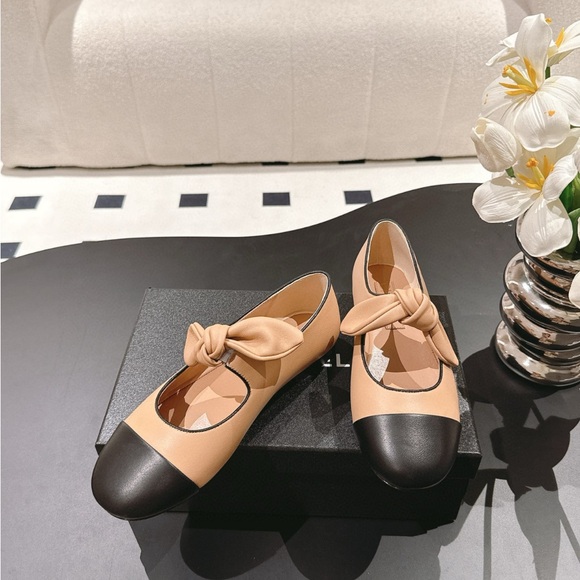 Meet the Posher Shoes - Chanel Style Bow Mary Jane Flats